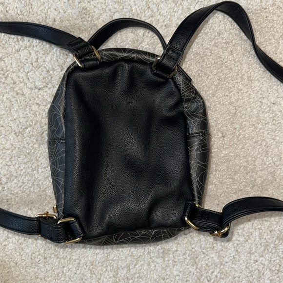 Betsey Johnson NWOT Cat Vampire Halloween Mini Backpack - Picture 4 of 7